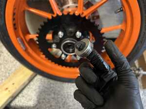 Showing a greased wheel spacer